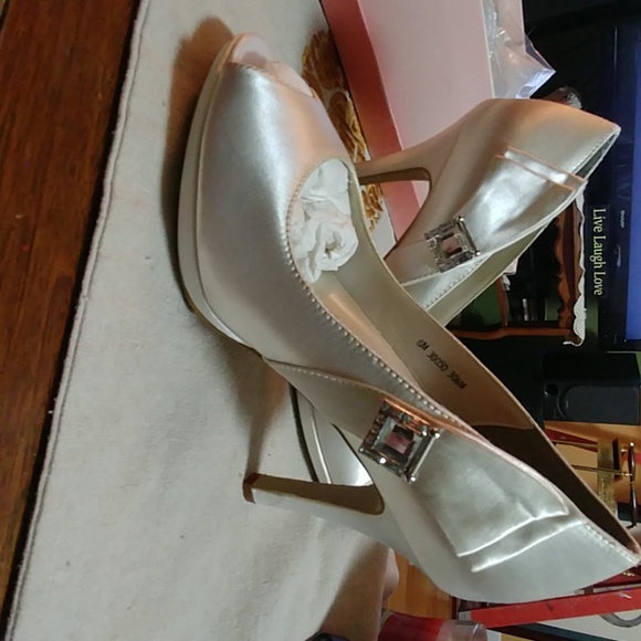 Touch ups wedding prom shoes 8 M - Picture 3 of 4